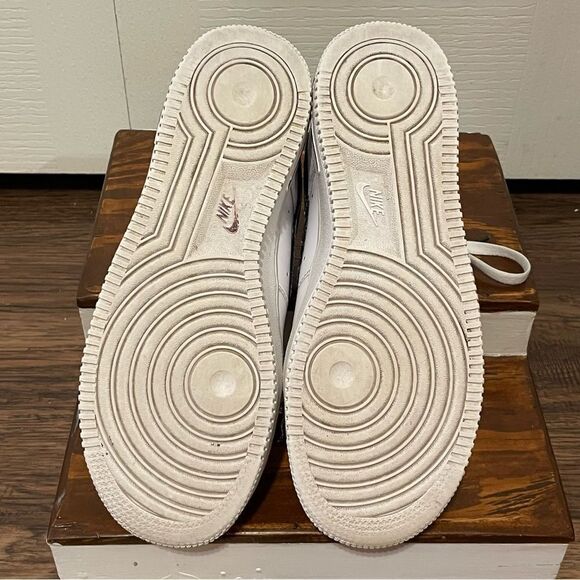 Nike Air Force 1 Men’s White With Black Stripe Size 7 main image 11